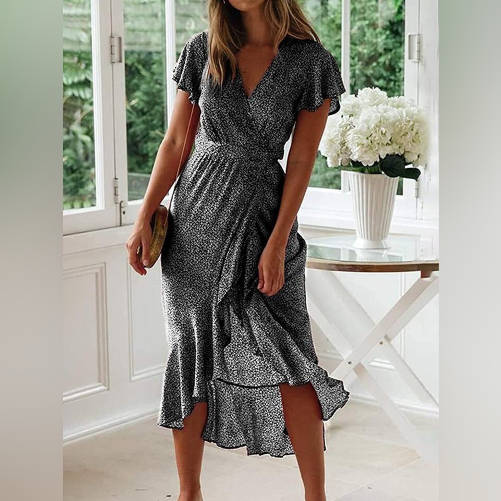 Black and white wrap dress - Picture 3 of 16